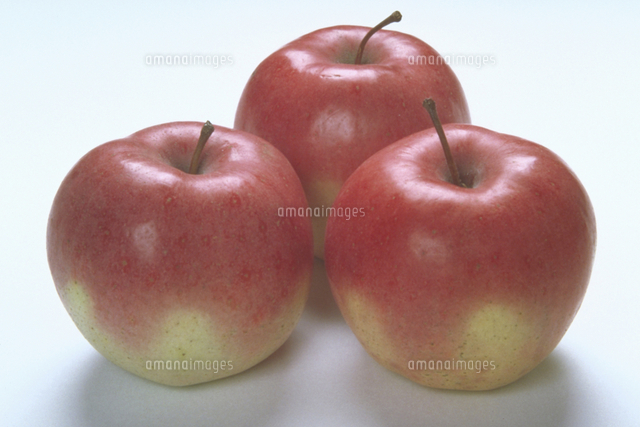 りんご（ネロ26号）[23018056720]の写真・イラスト素材｜アマナイメージズ