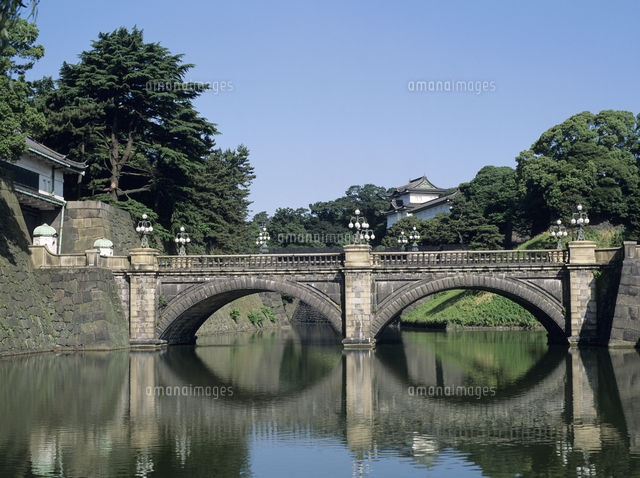 皇居 正門石橋 の写真素材 イラスト素材 アマナイメージズ