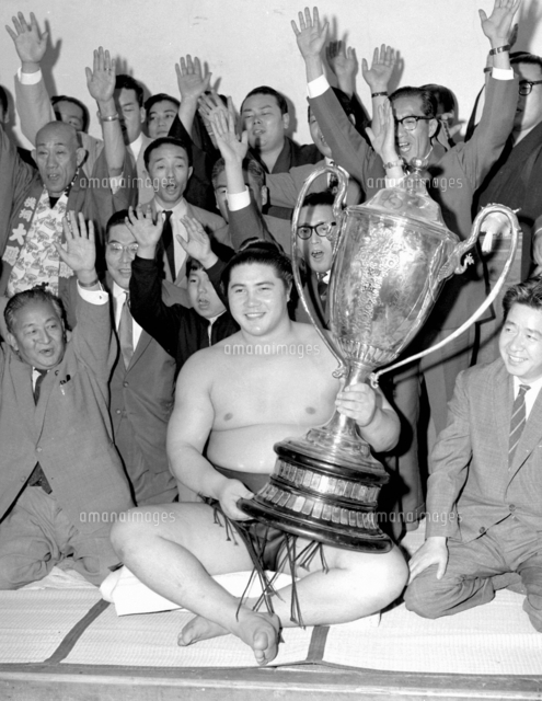 横綱大鵬が史上初の6場所連続優勝 画像サイズ：2046×2646ピクセル【要