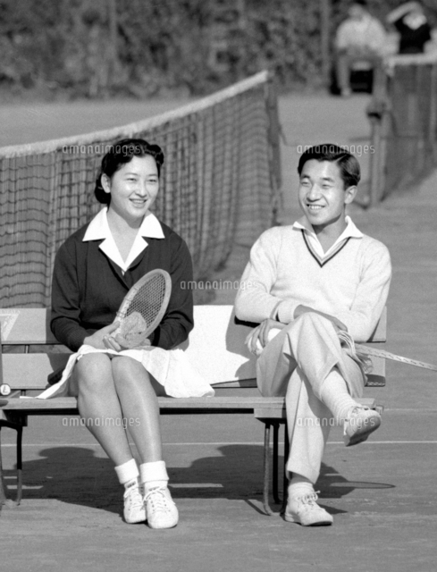 婚約発表後、ペアを組んで初めてテニスを楽しまれた皇太子さまと正田