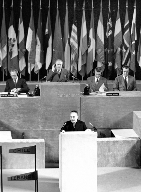 対日講和条約の受諾演説をする吉田茂首席全権＝サンフランシスコの