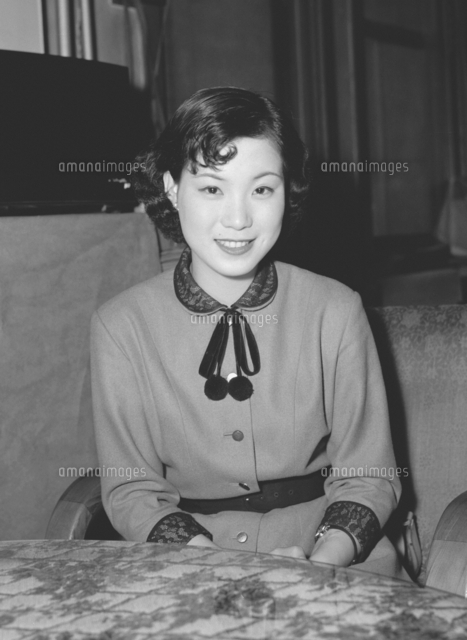 島倉千代子さん＝1956（昭和31）年5月撮影日不明 画像サイズ