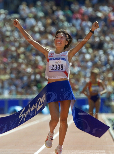 シドニー五輪 カラフルなマントで入場行進する日本の選手たち【要事前