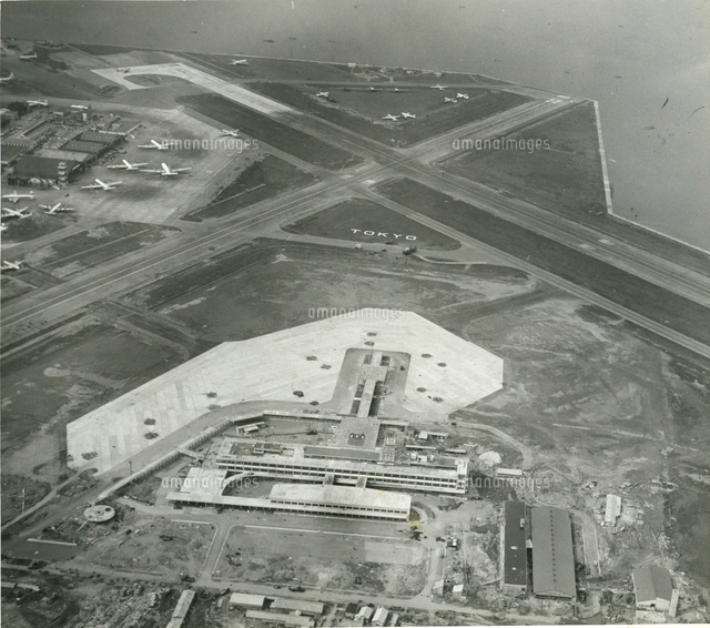 1955年 空から見た羽田空港（東京国際空港）国際線ターミナル