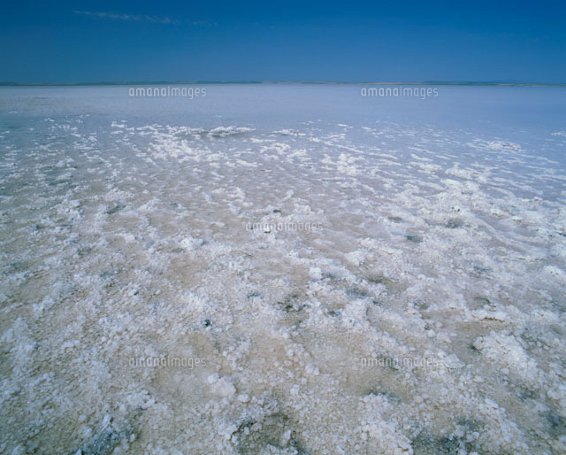 トゥズ湖 塩湖 の写真素材 イラスト素材 アマナイメージズ