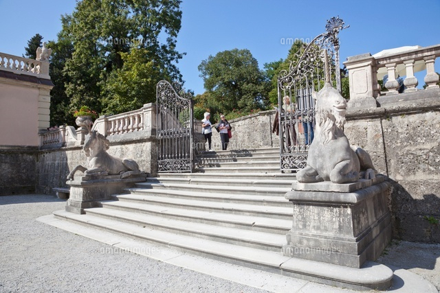 ミラベル庭園のドレミの歌の階段 の写真素材 イラスト素材 アマナイメージズ