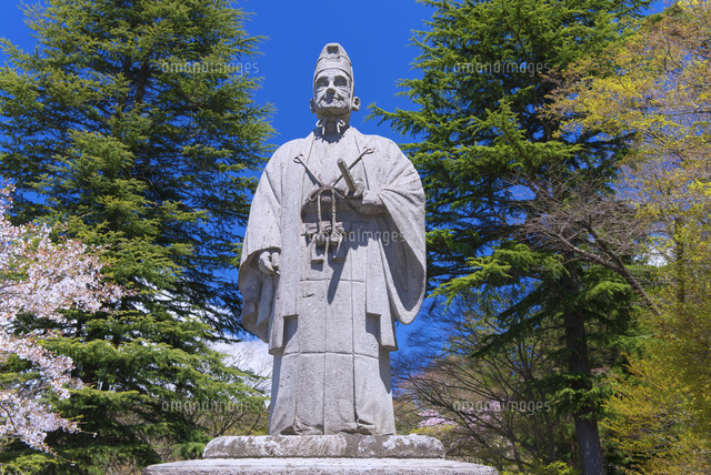 南湖神社の松平定信公像 の写真素材 イラスト素材 アマナイメージズ