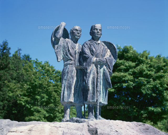 松尾芭蕉と曽良の銅像 の写真素材 イラスト素材 アマナイメージズ