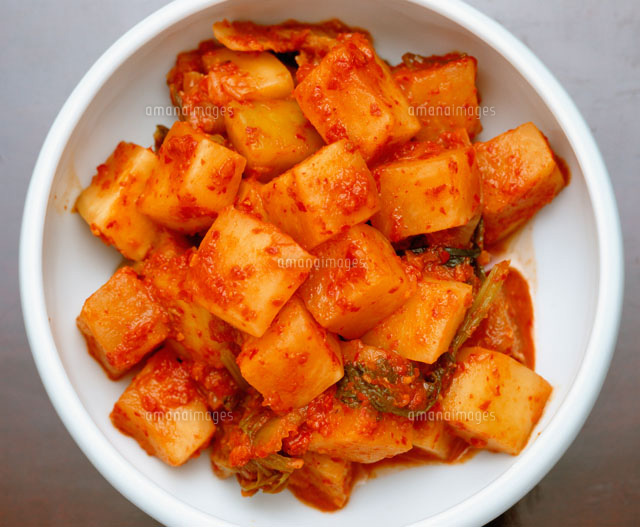 韓式料理カクテキ 大根キムチ の写真素材 イラスト素材 アマナイメージズ