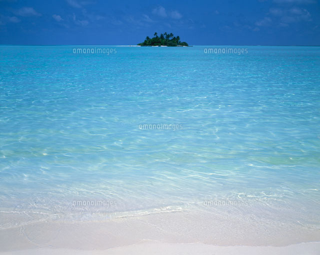 透明な海と南の島 の写真素材 イラスト素材 アマナイメージズ