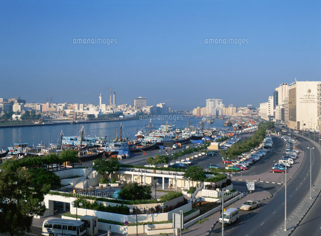 ドゥバイ市街 俯瞰 １月 アラブ首長国連邦 の写真素材 イラスト素材 アマナイメージズ