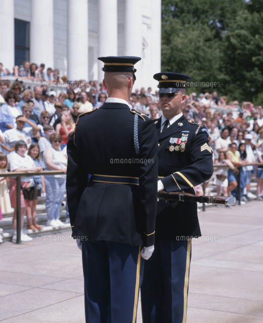 衛兵交代の儀式 の写真素材 イラスト素材 アマナイメージズ