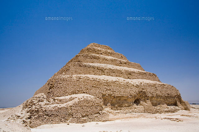 サッカラ ジェセル王 階段ピラミッド の写真素材 イラスト素材 アマナイメージズ