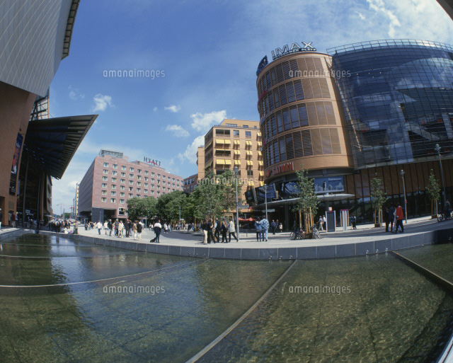 ポツダム広場の新建築物 の写真素材 イラスト素材 アマナイメージズ