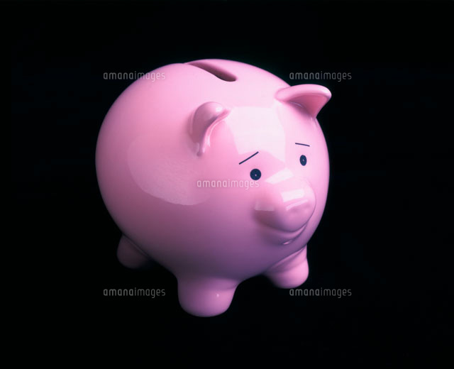 ブタの貯金箱 の写真素材 イラスト素材 アマナイメージズ