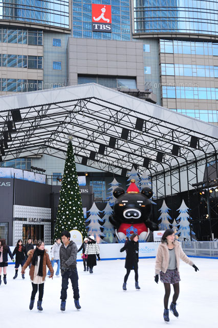 赤坂サカスのスケートリンク の写真素材 イラスト素材 アマナイメージズ