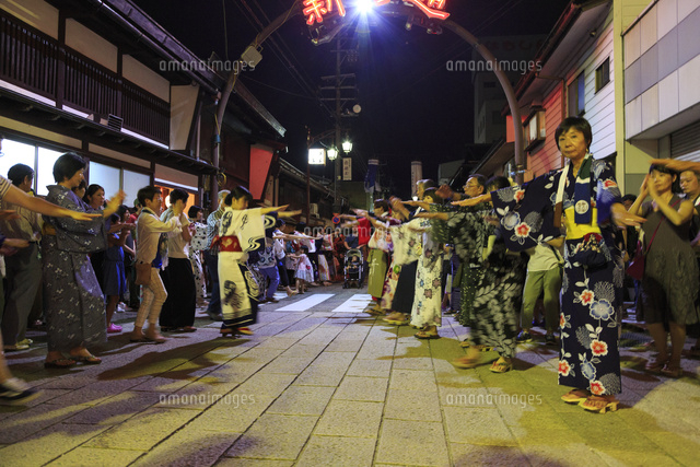 郡上踊り の写真素材 イラスト素材 アマナイメージズ