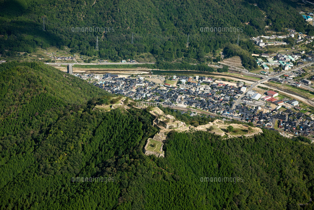 城と城下町 竹田城と城下町 空撮[25397010441]の写真・イラスト素材｜アマナイメージズ