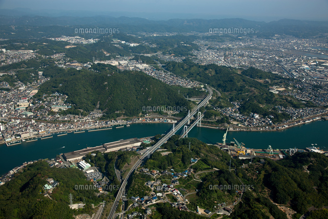 尾道大橋と新尾道大橋 西瀬戸自動車道 しまなみ海道 の写真素材 イラスト素材 アマナイメージズ