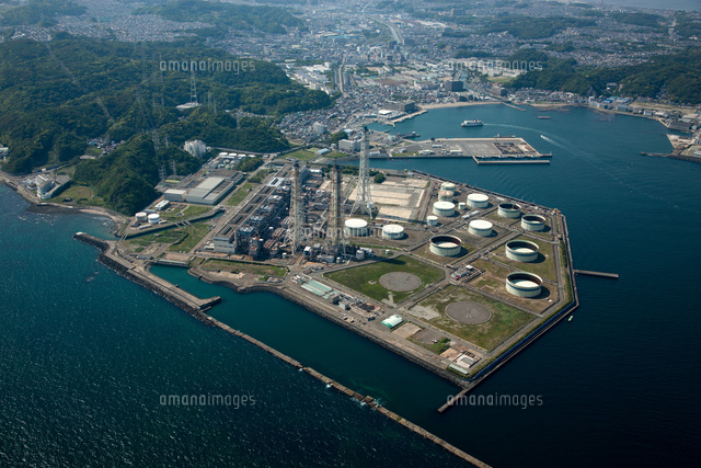 東京電力横須賀火力発電所と久里浜港 の写真素材 イラスト素材 アマナイメージズ