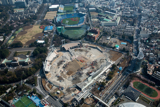 旧国立競技場　ロケーション表示板 旧国立競技場からモザイク壁画が移設され、アートスポットに変貌