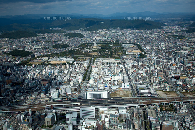 姫路駅周辺より姫路城 の写真素材 イラスト素材 アマナイメージズ