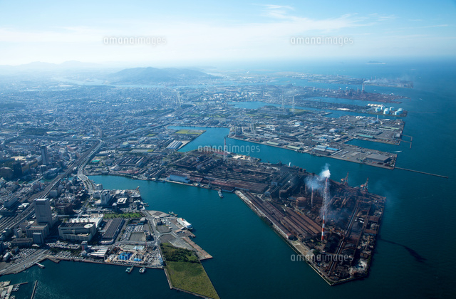 北九州工業地帯(許斐町,西港町周辺の工場群より北九州港方面