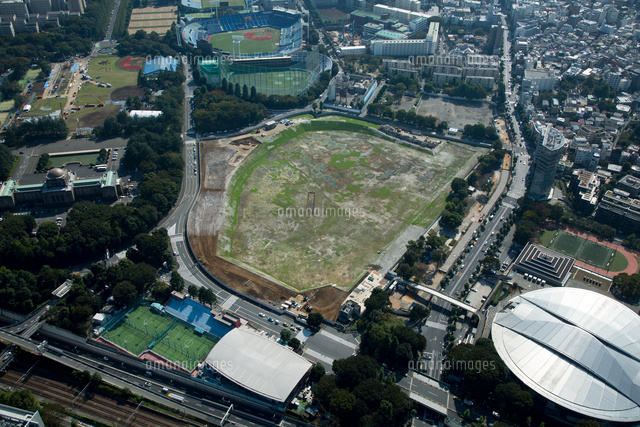 国立競技場建て替え現場 更地状態 周辺 の写真素材 イラスト素材 アマナイメージズ