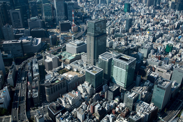 日本橋室町 三越 Coredo室町 周辺のビル群 の写真素材 イラスト素材 アマナイメージズ