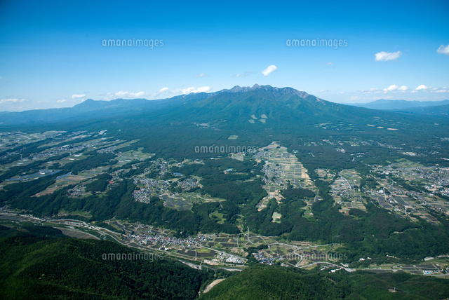 釜無川と富士見町落合地区より八ヶ岳方面[25397015245]の写真素材・イラスト素材｜アマナイメージズ