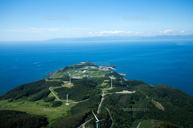 竜飛岬(風力発電施設群)より津軽海峡と北海島(松前半島)方面