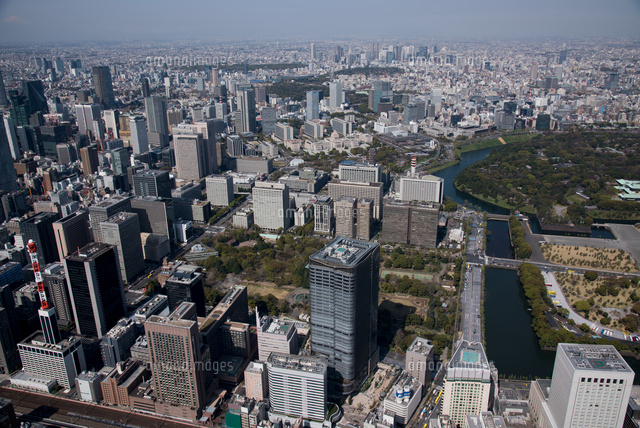 東京ミッドタウン日比谷 日比谷公園周辺より霞が関官庁街方面 の写真素材 イラスト素材 アマナイメージズ