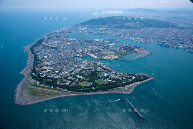 清水真埼灯台,三保松原と三保の街並,駿河湾より清水港[25397017302]の
