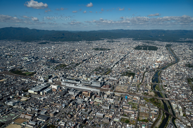 京都駅周辺より京都の街並み の写真素材 イラスト素材 アマナイメージズ 京都駅周辺より京都の街並み の写真素材 イラスト素材 アマナイメージズ