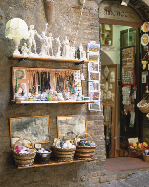 アラバスター石細工の店 の写真素材 イラスト素材 アマナイメージズ