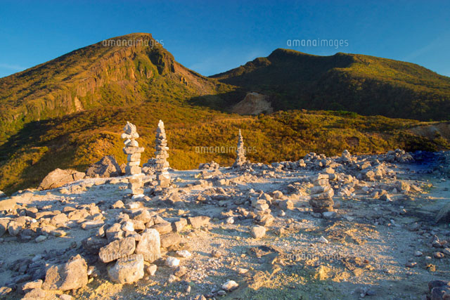 賽の河原より望む韓国岳 えびの高原[25426011727]の写真・イラスト素材