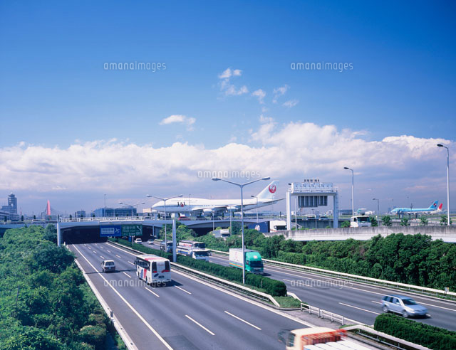 羽田空港と首都高 の写真素材 イラスト素材 アマナイメージズ
