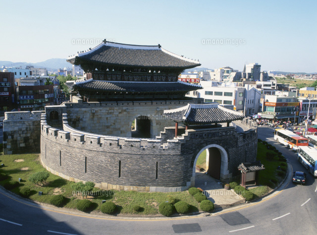 【未使用】世界遺産・水原華城　八達門　螺鈿 水原華城 八達門[25456001088]の写真・イラスト素材｜アマナイメージズ