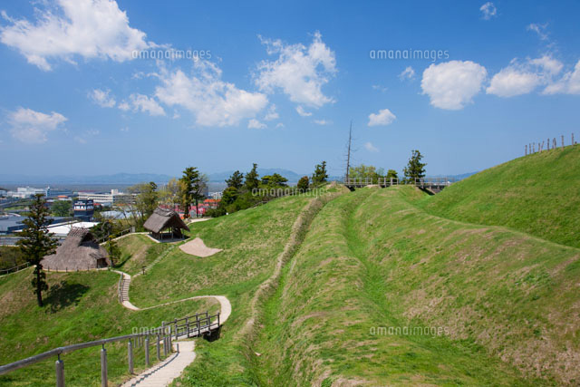 田和山遺跡 竪穴式住居 の写真素材 イラスト素材 アマナイメージズ