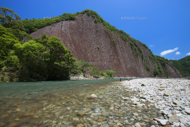 一枚岩 古座川 の写真素材 イラスト素材 アマナイメージズ