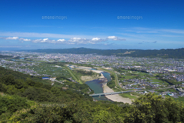 紀の川平野 紀の川 和歌山市方面を望む[25488028465]の写真・イラスト