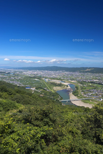 紀の川平野 紀の川 和歌山市方面を望む[25488028465]の写真・イラスト