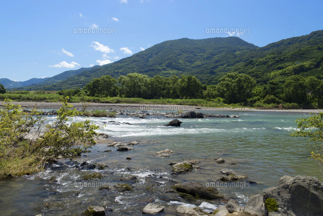 紀ノ川と龍門山[25488028473]の写真・イラスト素材｜アマナイメージズ