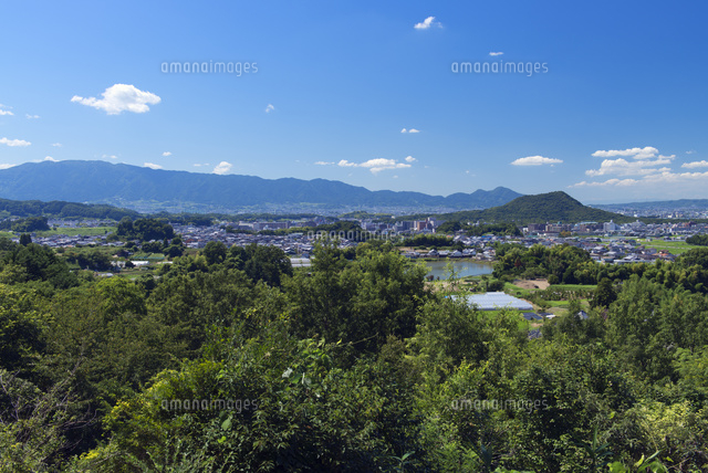 畝傍山と葛城山と二上山 大和三山[25488028828]の写真・イラスト素材