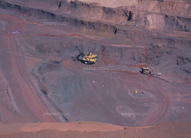 カラジャス鉱山の全景 鉄採掘 の写真素材 イラスト素材 アマナイメージズ