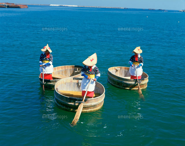 たらい舟 の写真素材 イラスト素材 アマナイメージズ