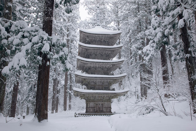 羽黒山 雪の五重塔[25516028042]の写真・イラスト素材｜アマナ