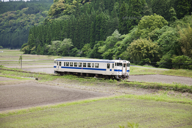 肥薩線 中福良駅 表木山駅 の写真素材 イラスト素材 アマナイメージズ