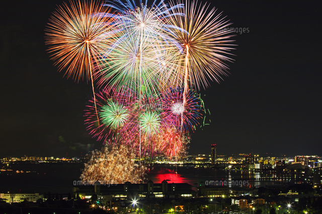 びわ湖大花火大会 の写真素材 イラスト素材 アマナイメージズ