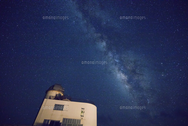波照間島星空観測タワーと天の川 波照間島[25516048823]の写真